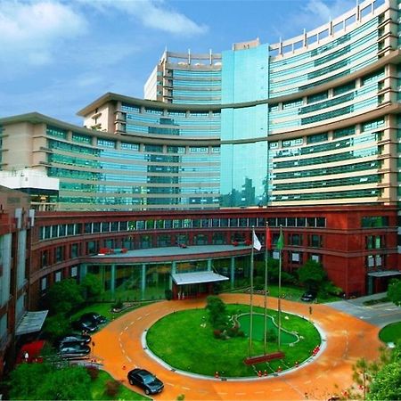 Jin Jiang Pine City Hotel Şanghay Dış mekan fotoğraf